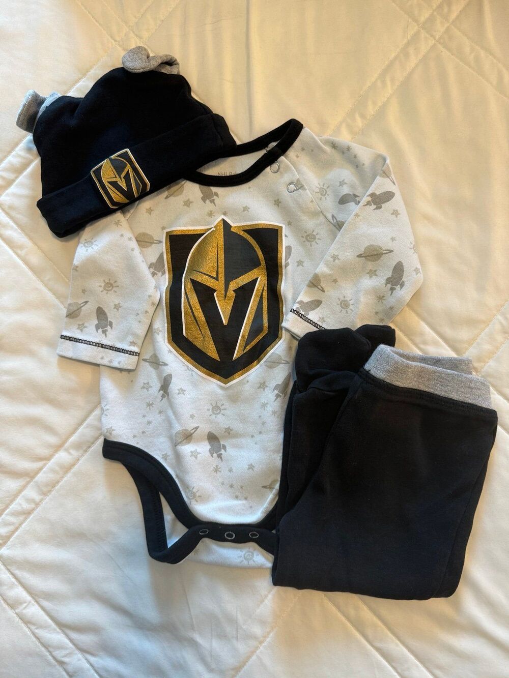 NWOT Vegas Golden Knights baby one piece outfit 3-6 mo